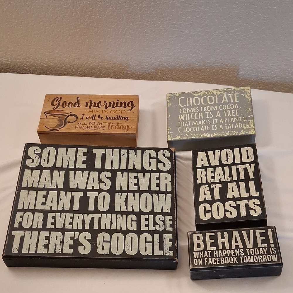 Decorative Wooden Sign Set
